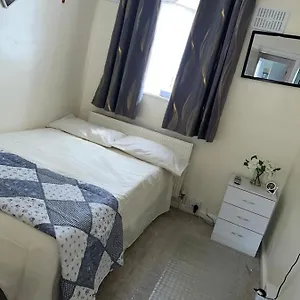https://single-room-with-smart-tv.cambridgehotelsuk.com