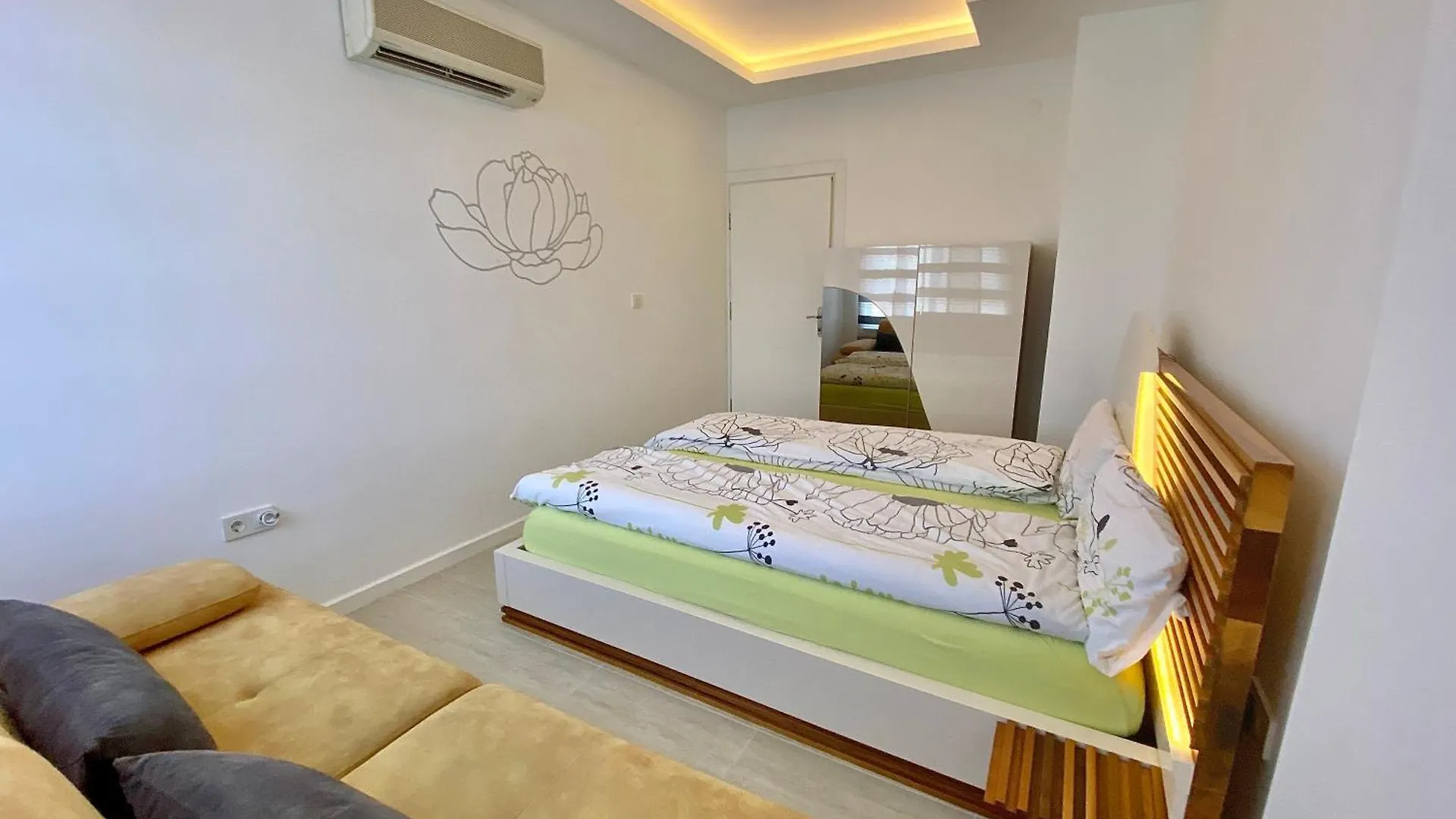 Old Town Famous Aparts Apartment Antalya